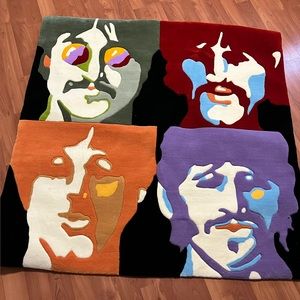 Beatles hang up rug. Good condition. No stains,wet spots,no damage whatsoever.